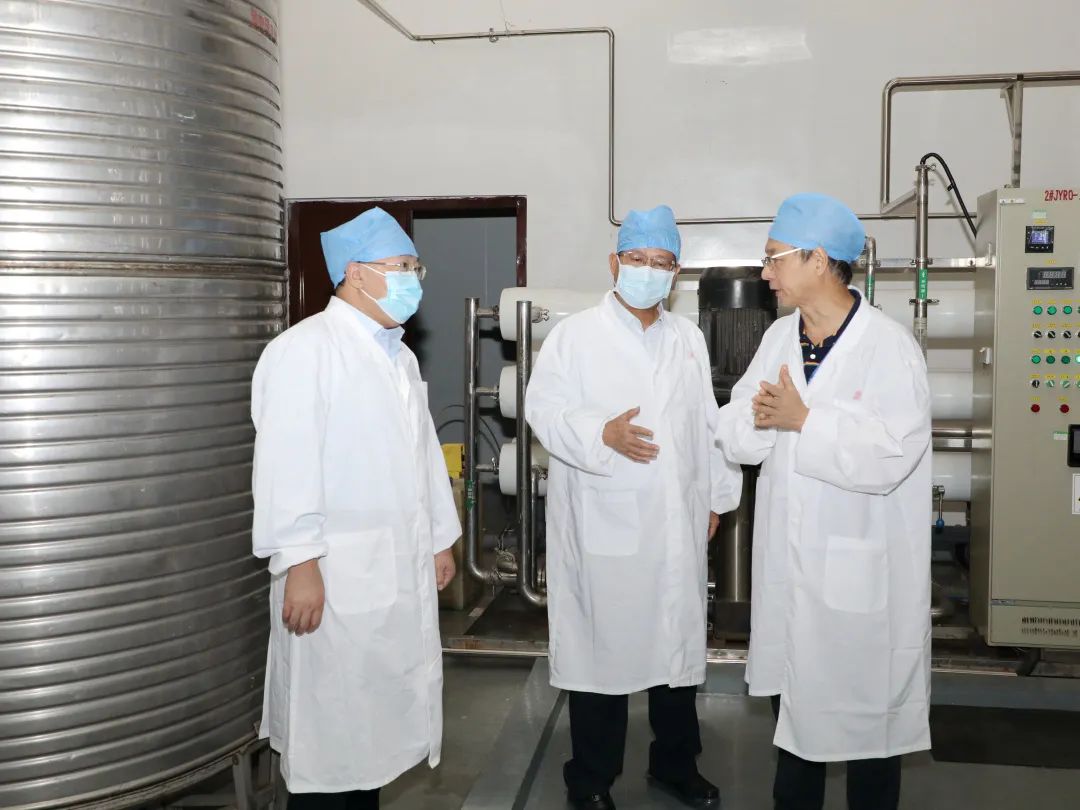 赣州经开区党工委副书记、 管委会主任梁丁盛一行莅临赣南海欣药业走访调研
